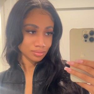 Meet your Posher, Amari